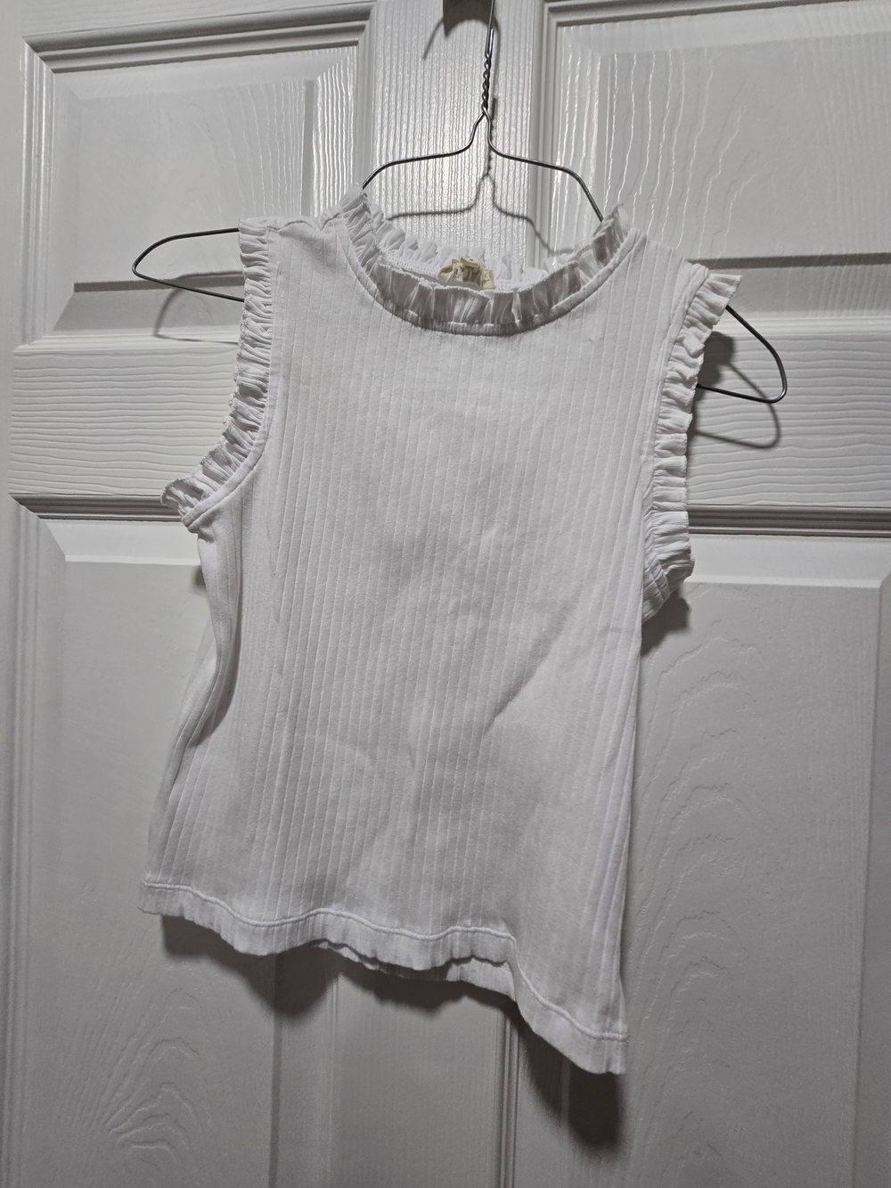 Girls Finding Foxtale Small White Ruffled Sleeveless Top